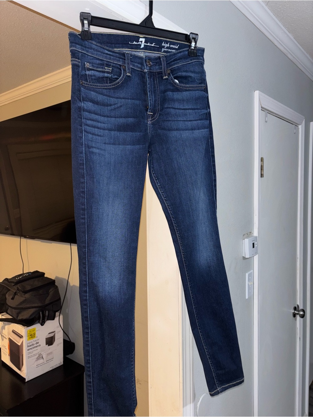 7 For All Mankind Skinny Jeans in Dark Blue Wash